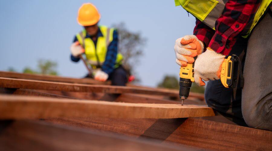 Professional gutter cleaning in Solsberry, IN